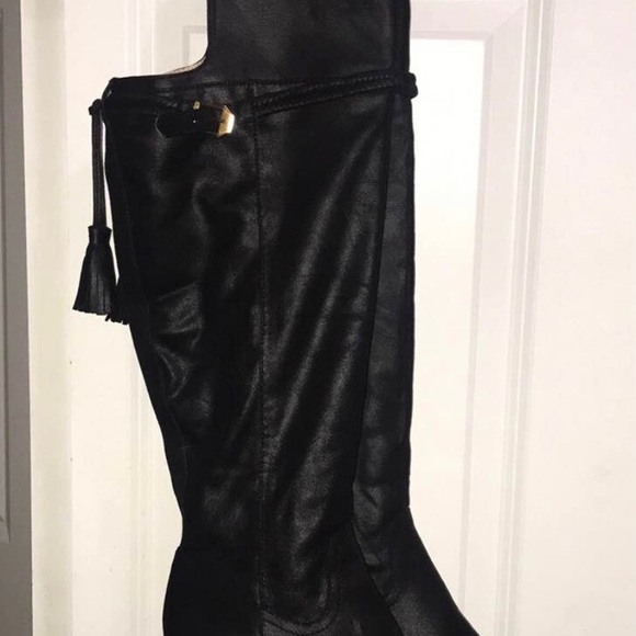 Beautiful Leather Wedge Roberto Boots - Picture 2 of 3
